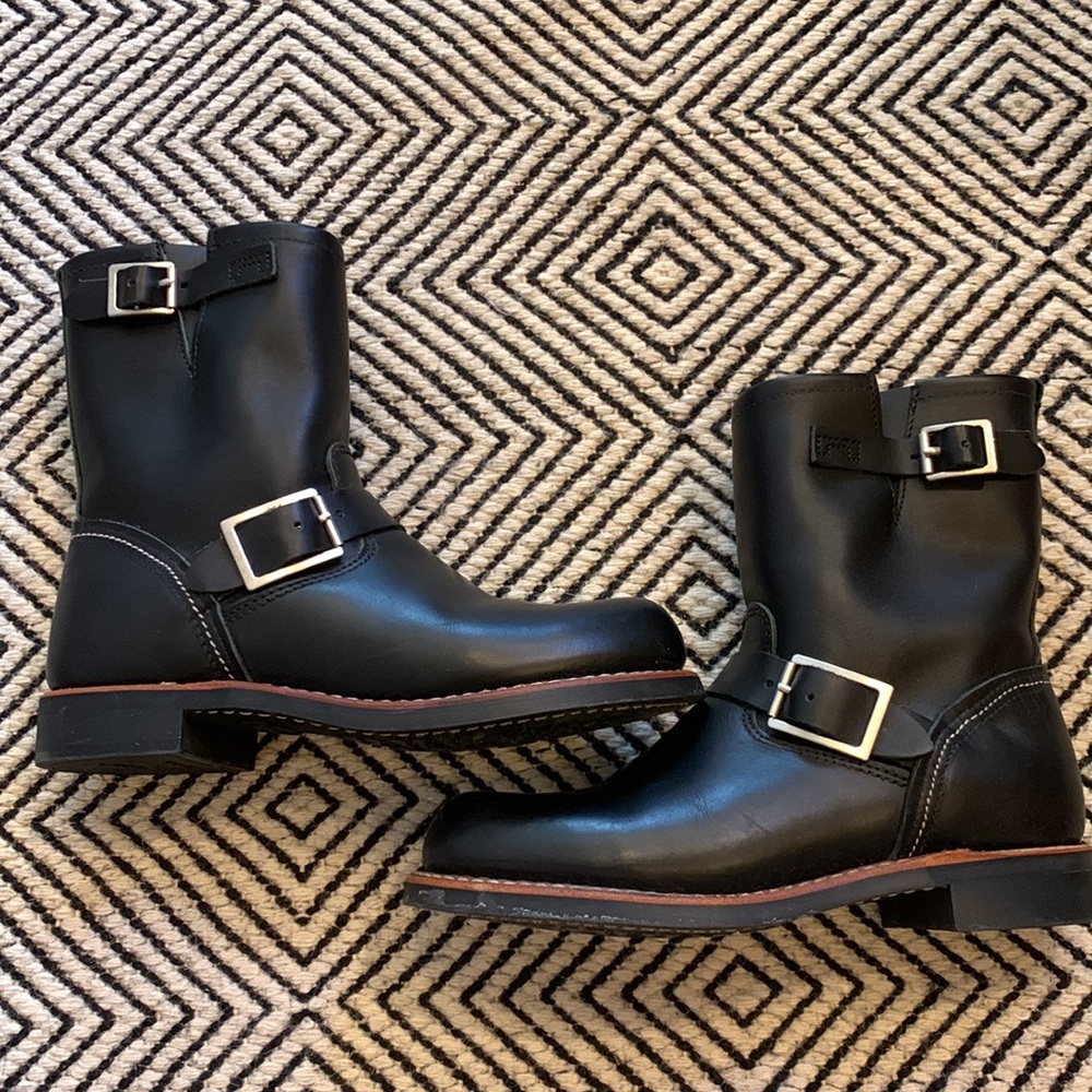 Women’s Black Red Wing Shoes Short Engineer Boot